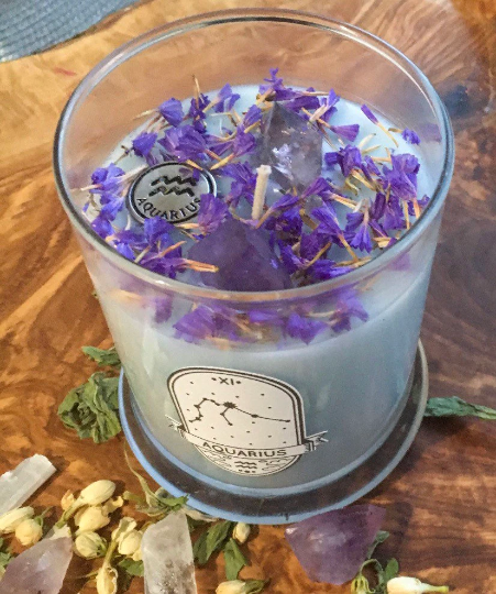 Aquarius zodiac candle. Amethyst & Clear Quartz