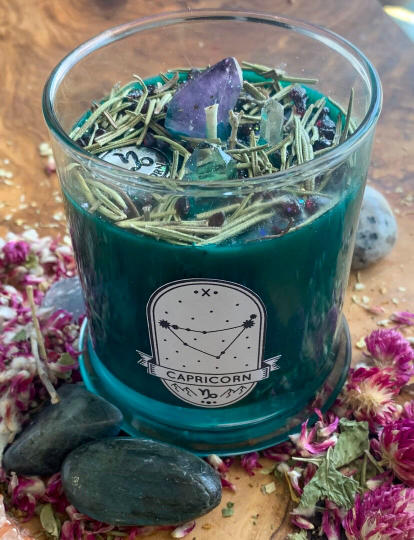 Capricorn zodiac candle. Amethyst, Garnet & Clear Quartz