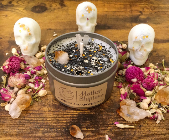 Gothic Skull Citrine & Selenite ritual candle.