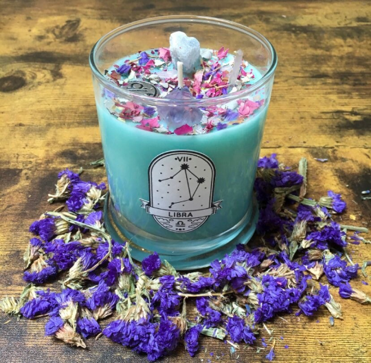 Libra zodiac candle. Celestite, Amethyst & Clear Quartz.