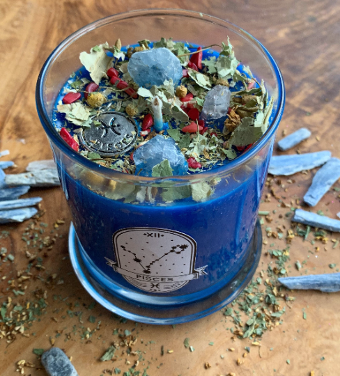 Pisces Zodiac candle. Celestite, Bamboo Coral & Clear Quartz crystals.