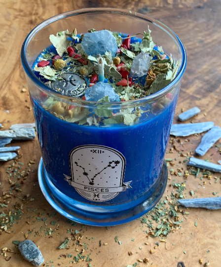 Pisces Zodiac candle. Celestite, Bamboo Coral & Clear Quartz crystals.